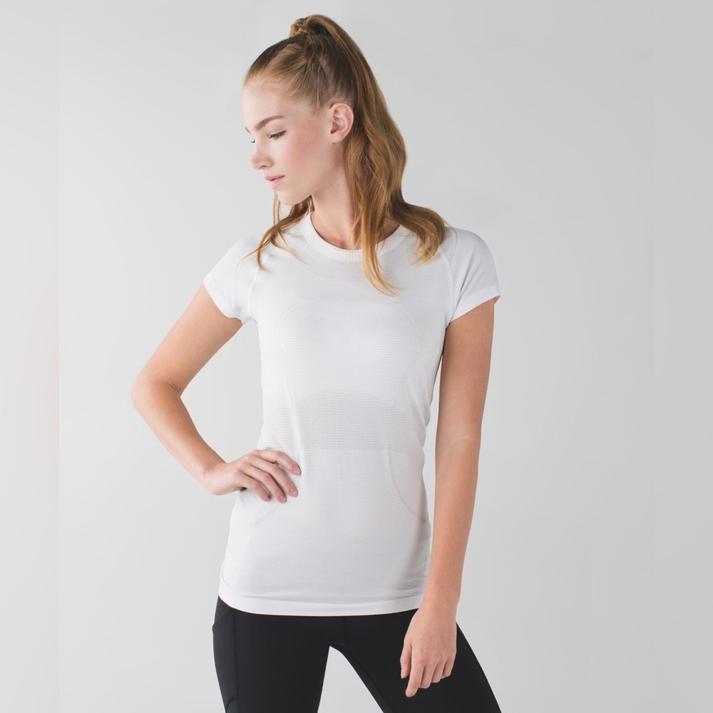Lululemon Swiftly Tech Short Sleeve Crew in White Size 10.